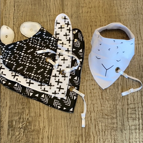 bandana bib with pacifier clip - Picture 8 of 8